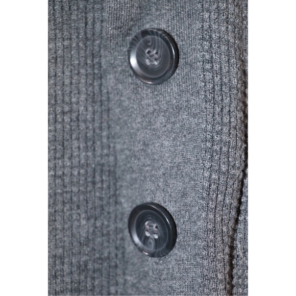 American Eagle women’s Grey Waffle Knit Cardigan sweater - Picture 2 of 5